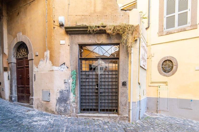 Monolocale via calabresi 4, Sacrario - Piazza della Rocca, Viterbo — foto 8 di 26