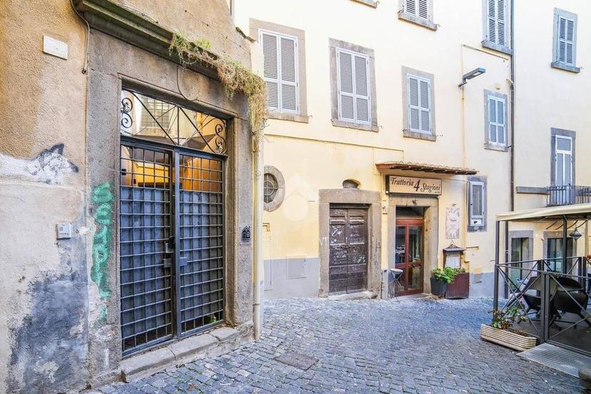 Monolocale via calabresi 4, Sacrario - Piazza della Rocca, Viterbo — foto 3 di 26