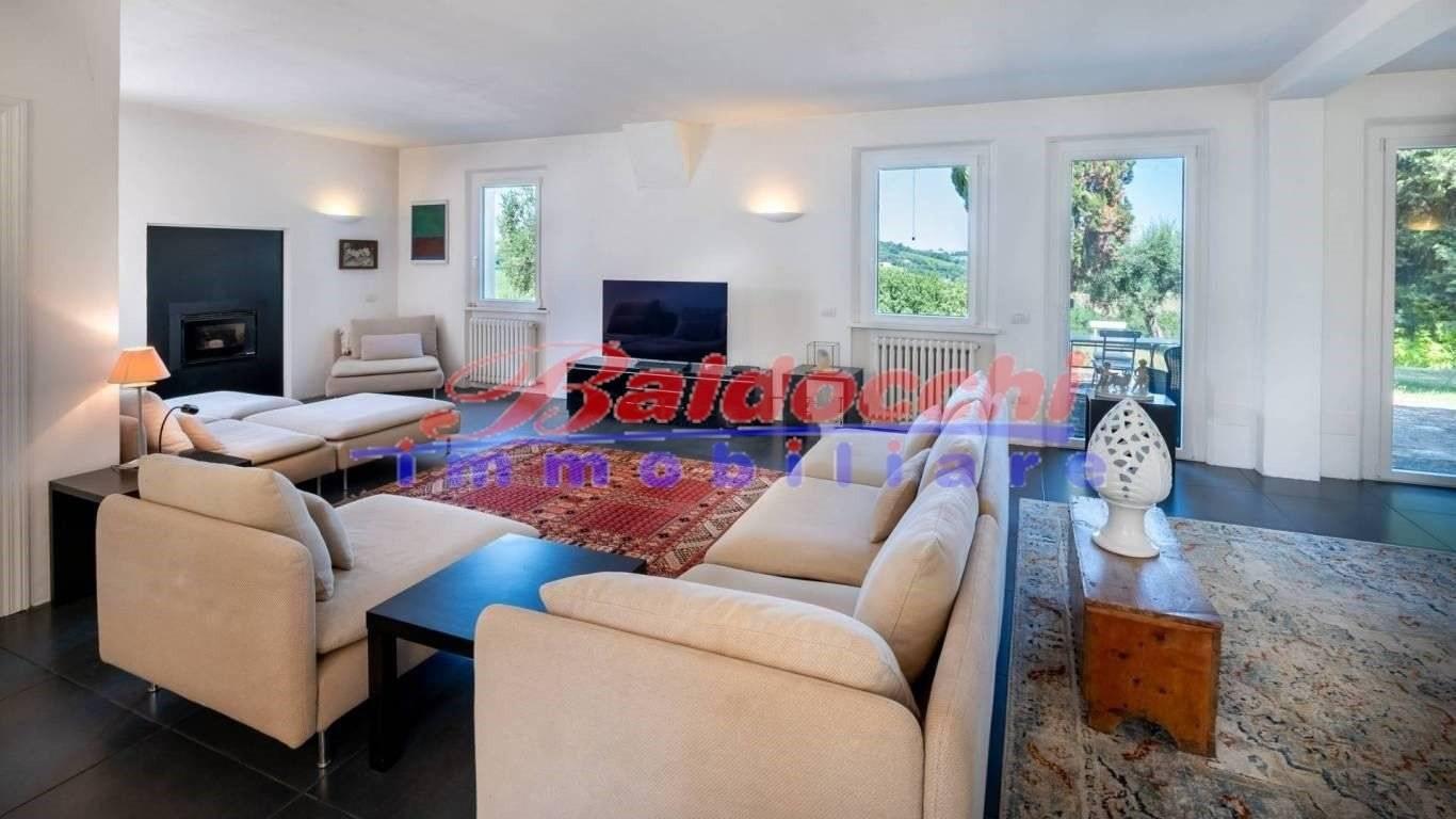 Villa unifamiliare, ottimo stato, 532 m², Monte Giove - Magliano, Fano