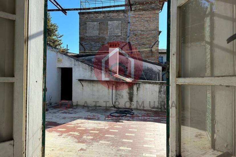 Villa bifamiliare via Cavour, Centro Storico, Fano — foto 16 di 23