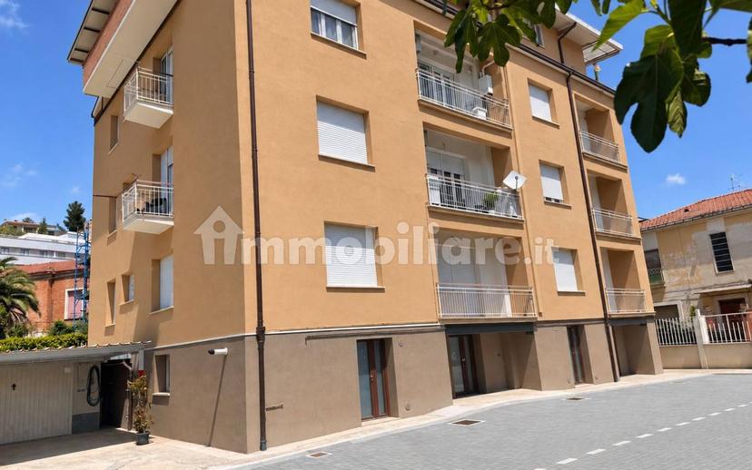 Appartamento via Giovanni Rossi 4, Centro, Teramo — foto 25 di 41