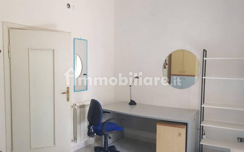 Stanza singola via dei Mille 18, Viterbo — foto 3 di 7
