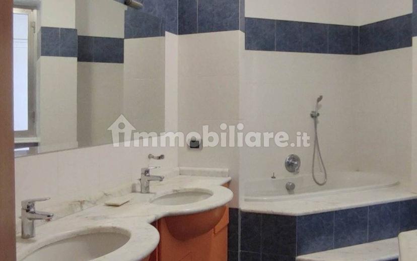 Trilocale via Cesare Miola, Saronno — foto 8 di 51