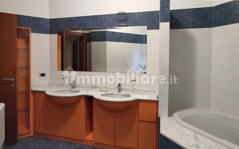 Trilocale via Cesare Miola, Saronno — foto 23 di 51