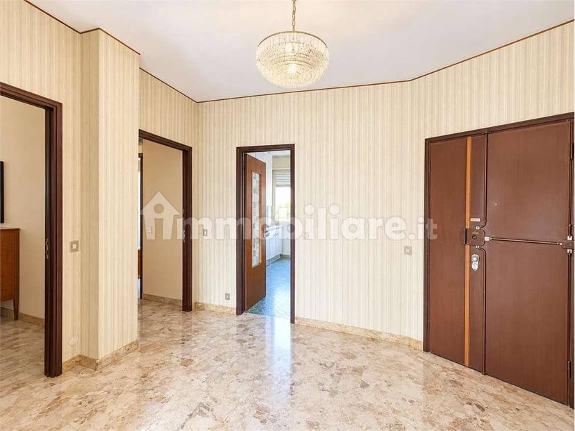 Quadrilocale via Milano, 31, Centro, Somma Lombardo — foto 9 di 18