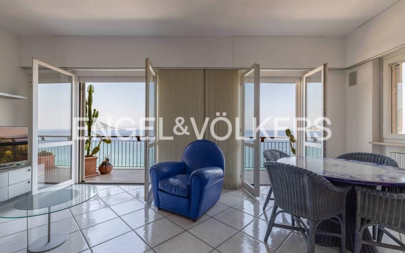 Appartamento via dei Pini, Laigueglia — foto 3 di 10