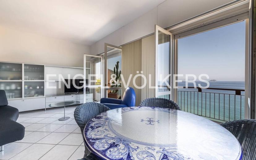 Appartamento via dei Pini, Laigueglia — foto 2 di 10