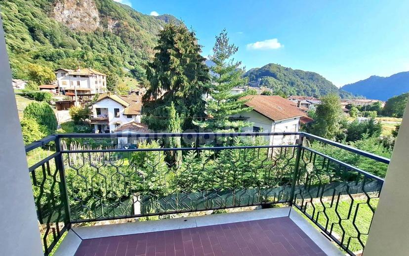 Trilocale viale Cesare Battisti 97, Centro, Varallo — foto 4 di 21