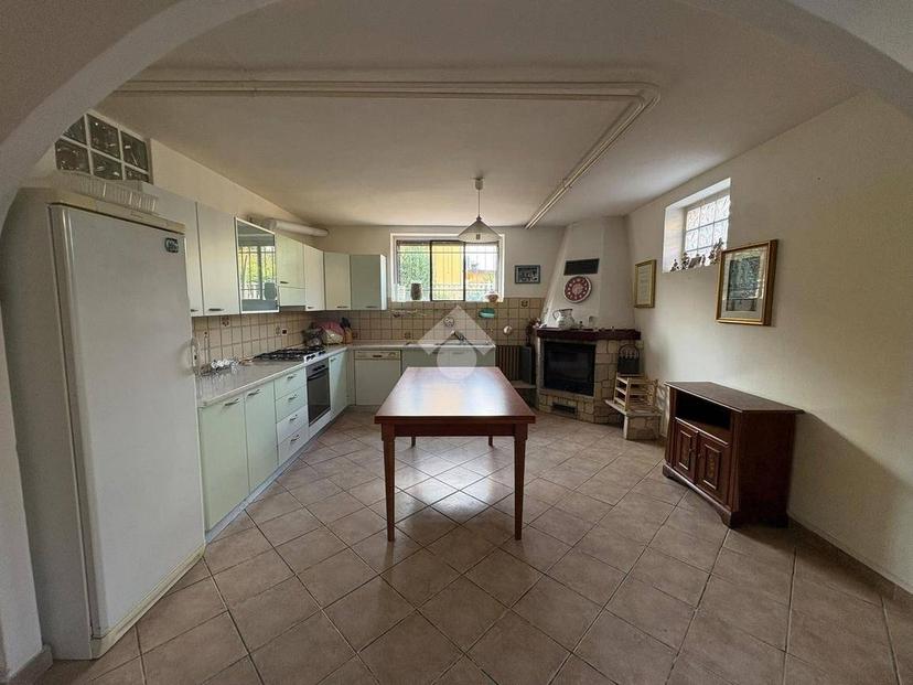 Villa bifamiliare via Generale Govone 3, Corso Torino, Vigevano — foto 12 di 24