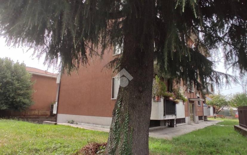 Trilocale via Monte Grappa 10, Centro, Lonate Pozzolo — foto 4 di 4