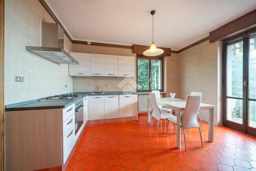 Villa bifamiliare Porz. Bifamiliare via Castel Montorio 31, Montorio, Verona — foto 5 di 40