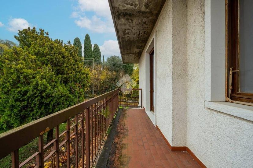 Villa bifamiliare Porz. Bifamiliare via Castel Montorio 31, Montorio, Verona — foto 16 di 40