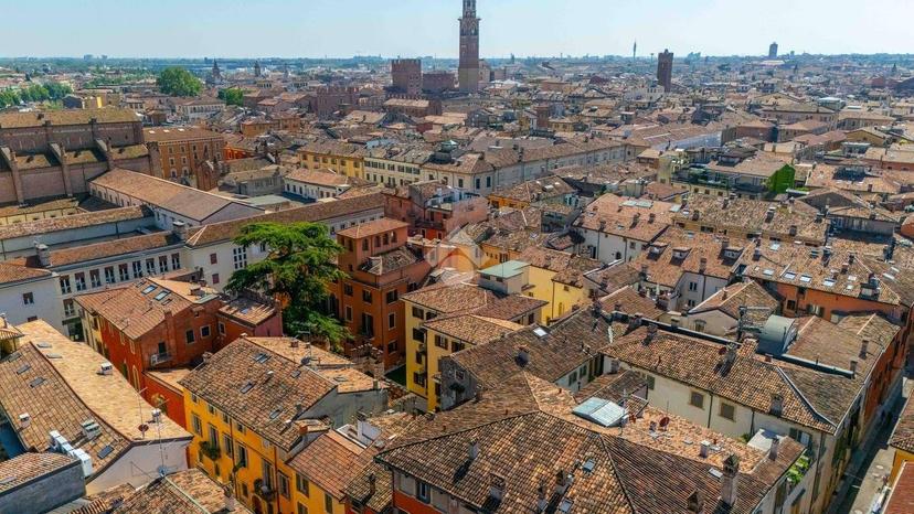 Monolocale via Ponte Pietra 5, Centro Storico, Verona — foto 7 di 10
