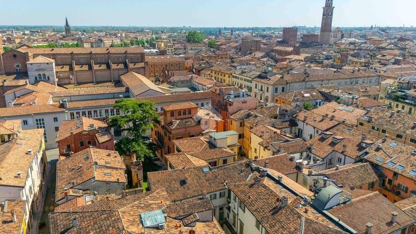 Monolocale via Ponte Pietra 5, Centro Storico, Verona — foto 9 di 10
