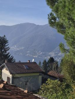 Villa a schiera, Faggeto Lario