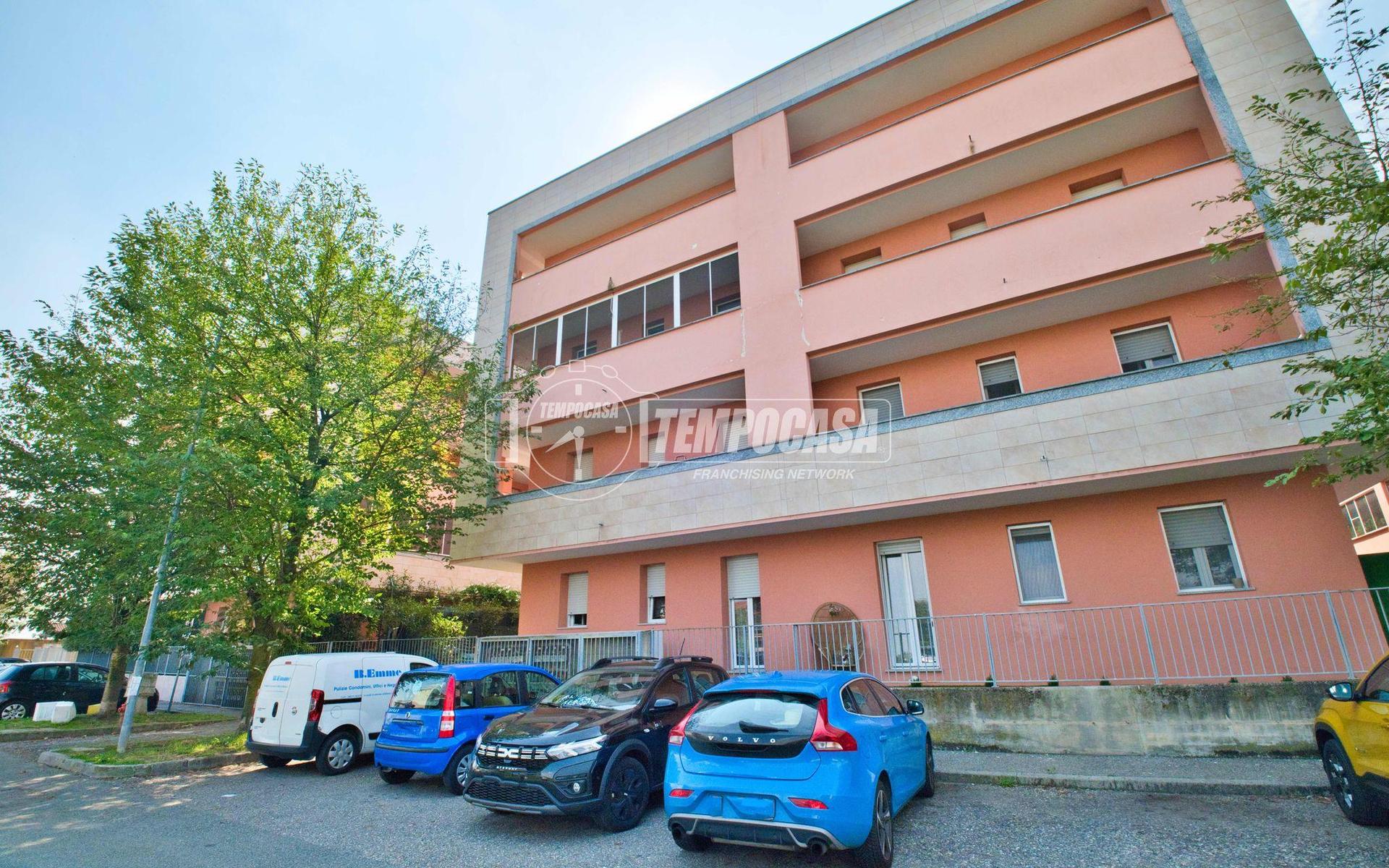 Bilocale, Trecate
