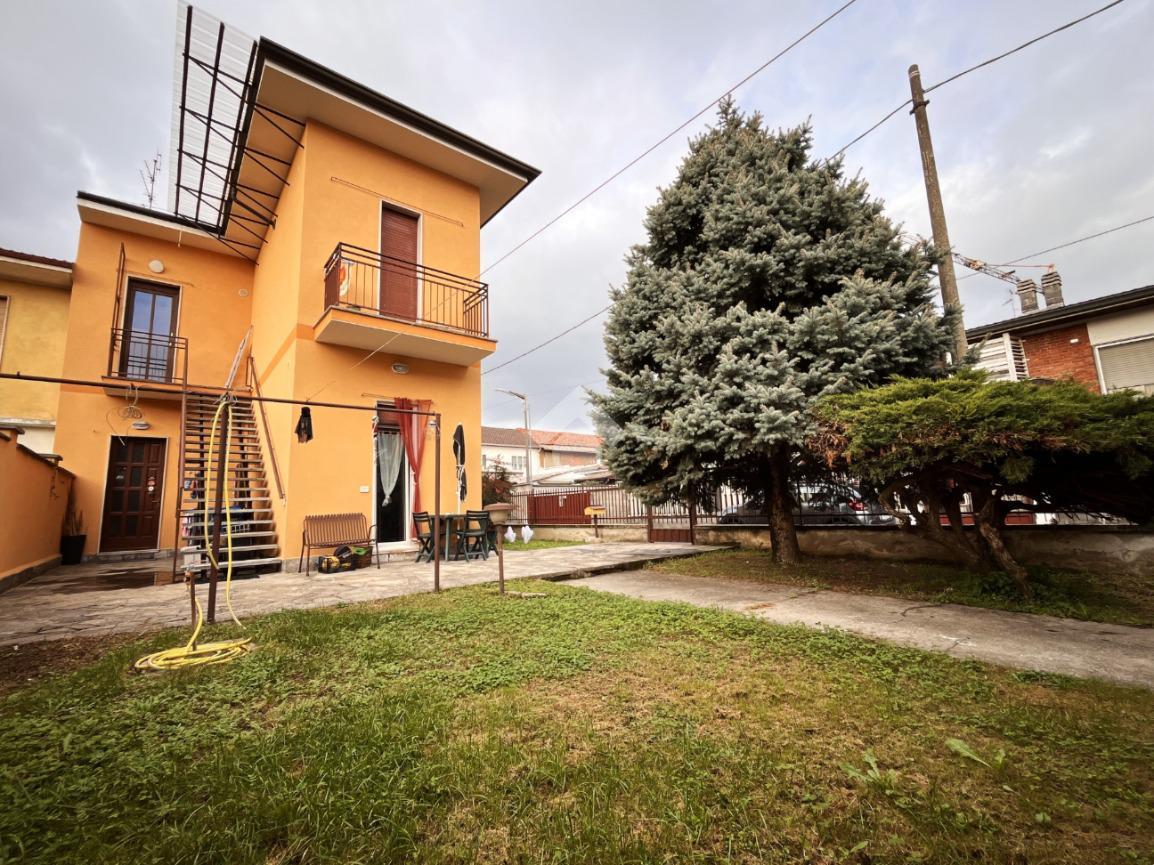 Trilocale in Via Ludovico Sforza 10, Galliate
