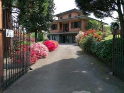 Villa in Via Roma, Cadrezzate con Osmate