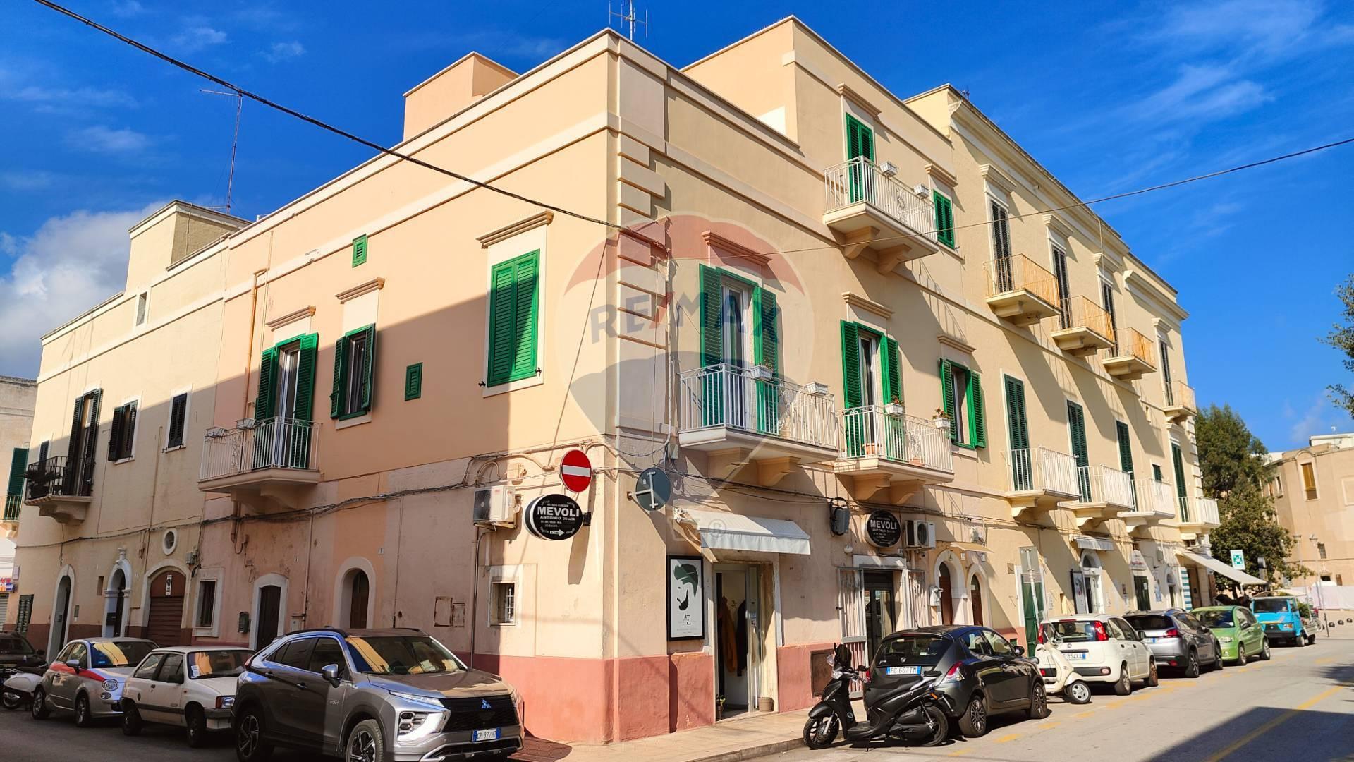 Casa indipendente in Piazza Manzoni 7, Monopoli