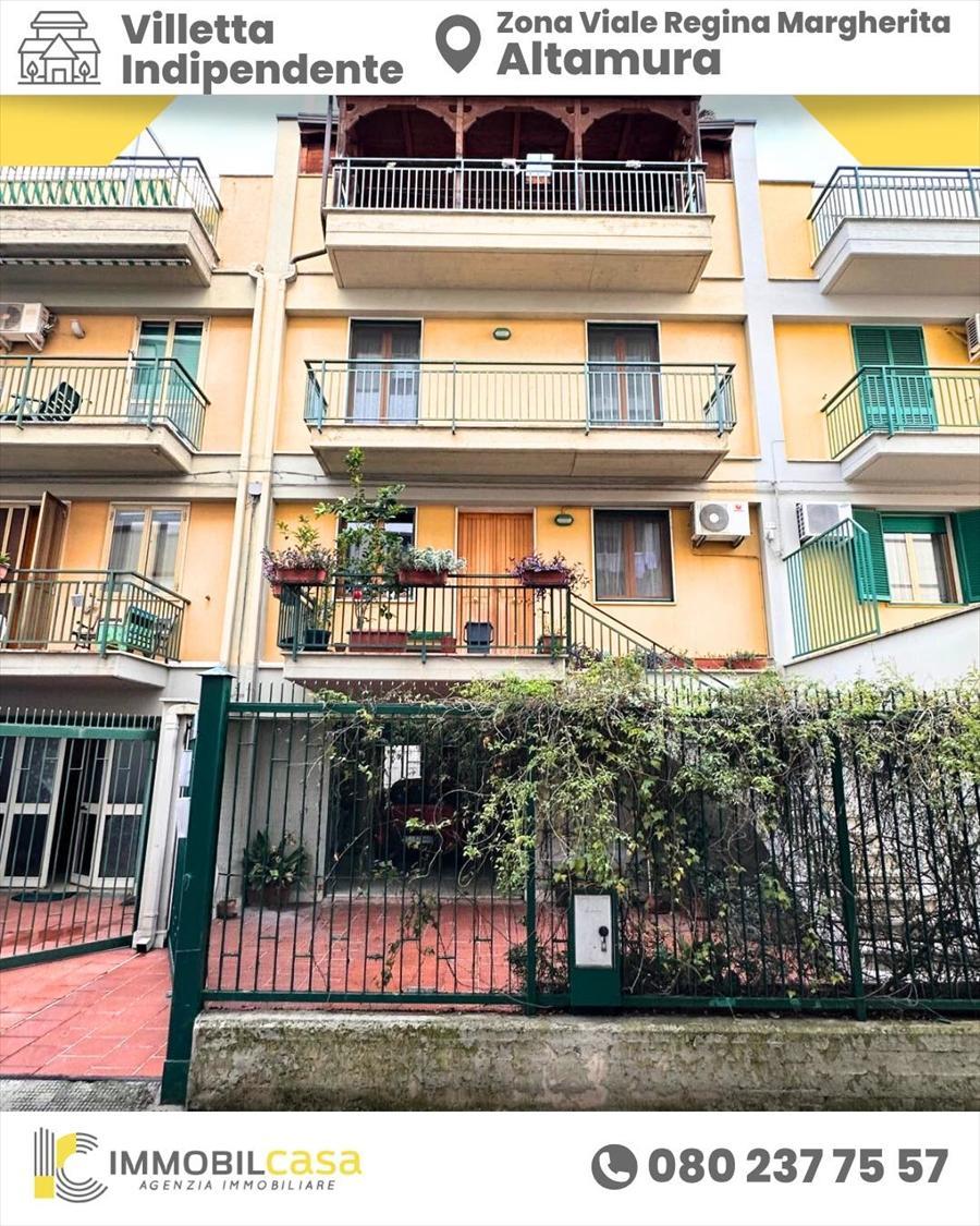 Villa a schiera, Altamura