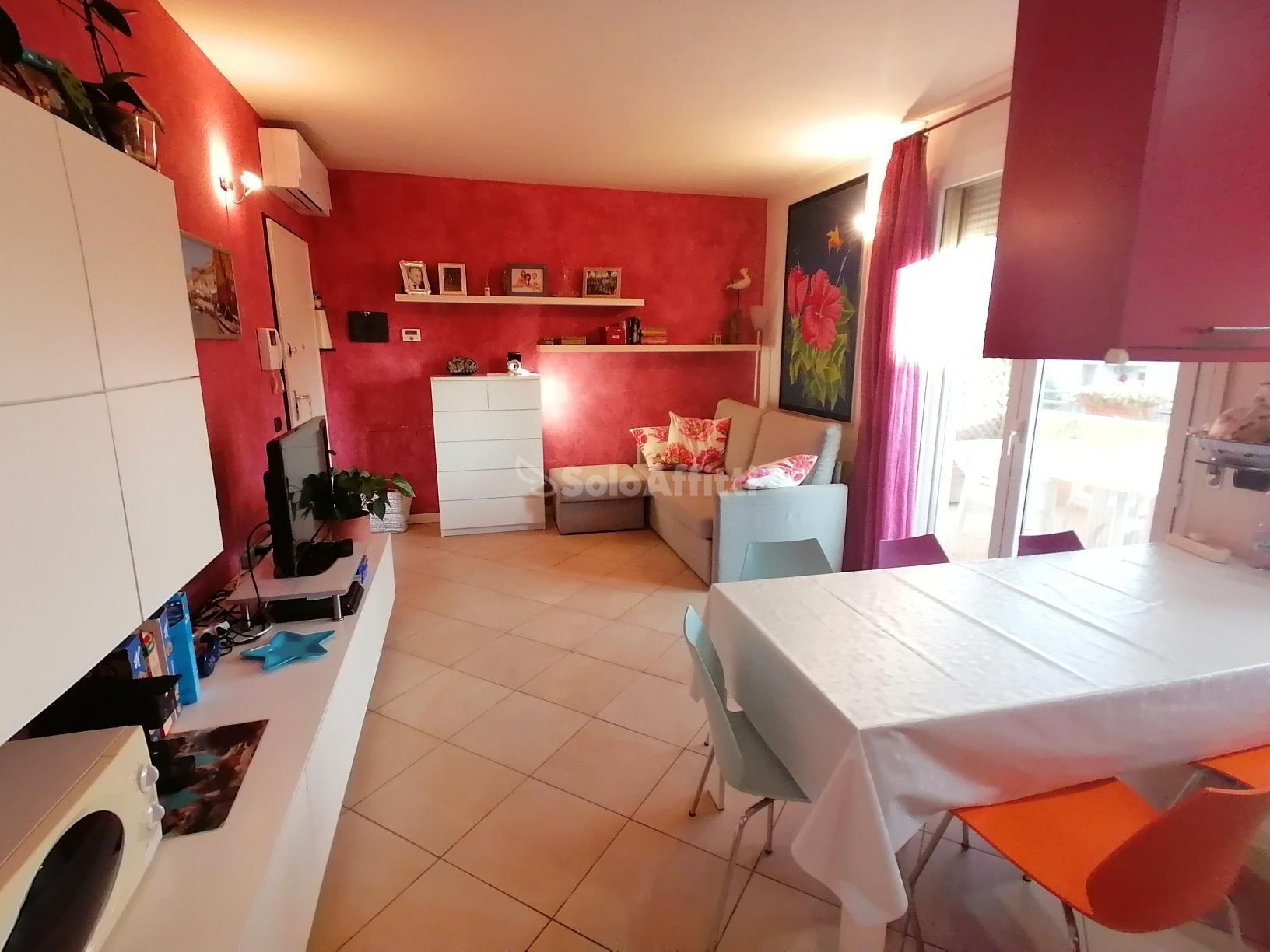 Trilocale in affitto, Viale Cesare Battisti 12, Cesenatico