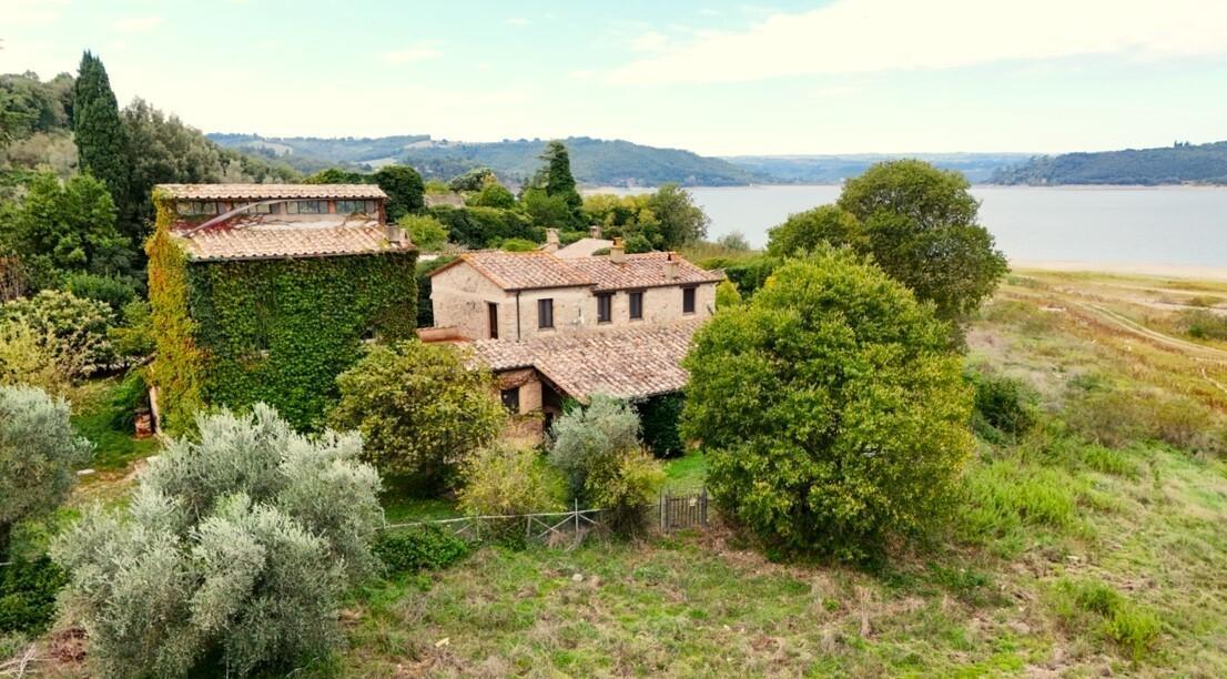 Rustico in Ss448 79, Baschi