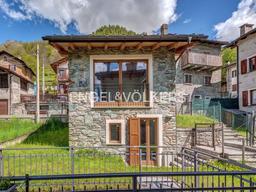 Villa in Via Basalini, Chiesa in Valmalenco