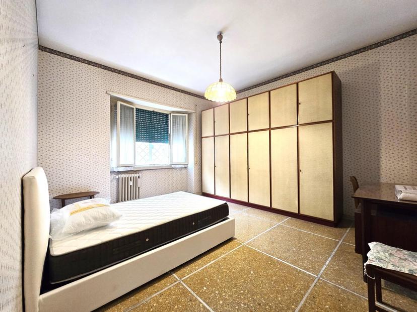 Stanza in appartamento in Via Nomentana 330, Roma