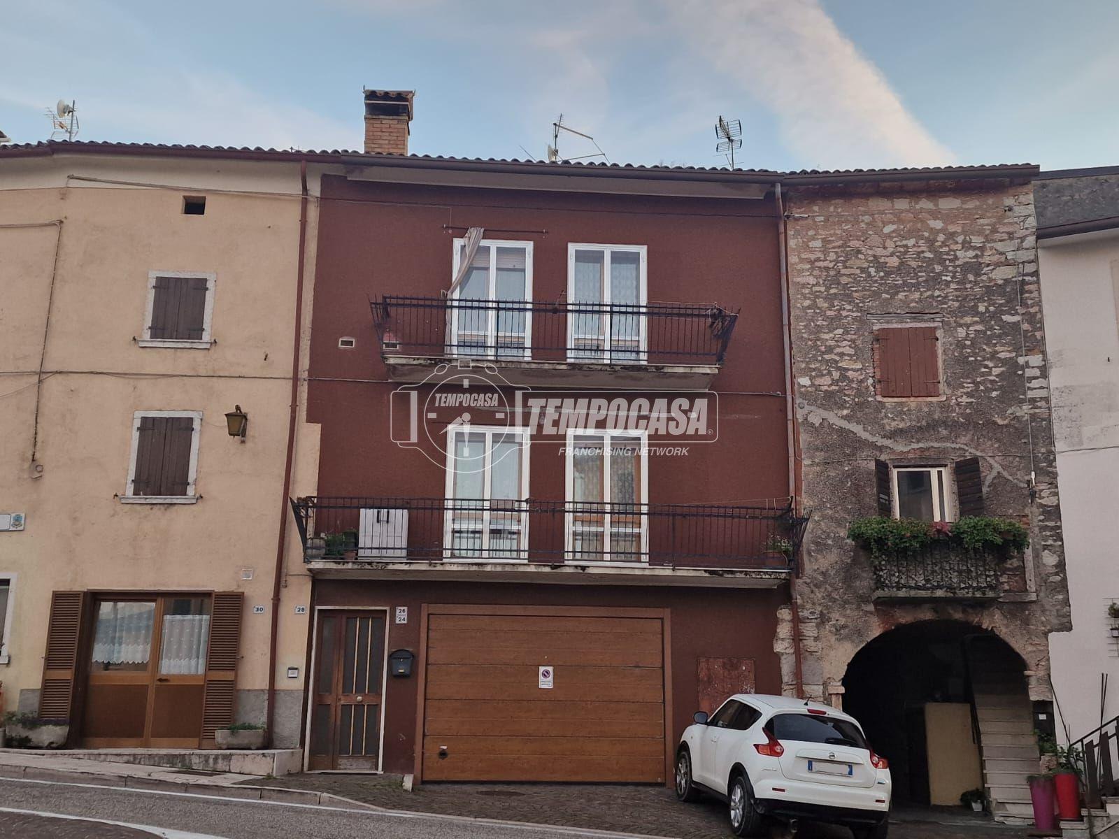 Bilocale in Contrada San Zeno 26, San Zeno di Montagna