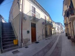 Vendita casa indipendente Corso Mazzini 35 Torre de' Passeri (PE)