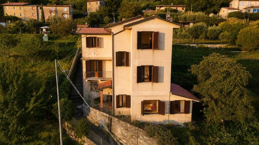 Vendita casa indipendente Via Capezzano Pietrasanta (LU) — foto 11 di 13