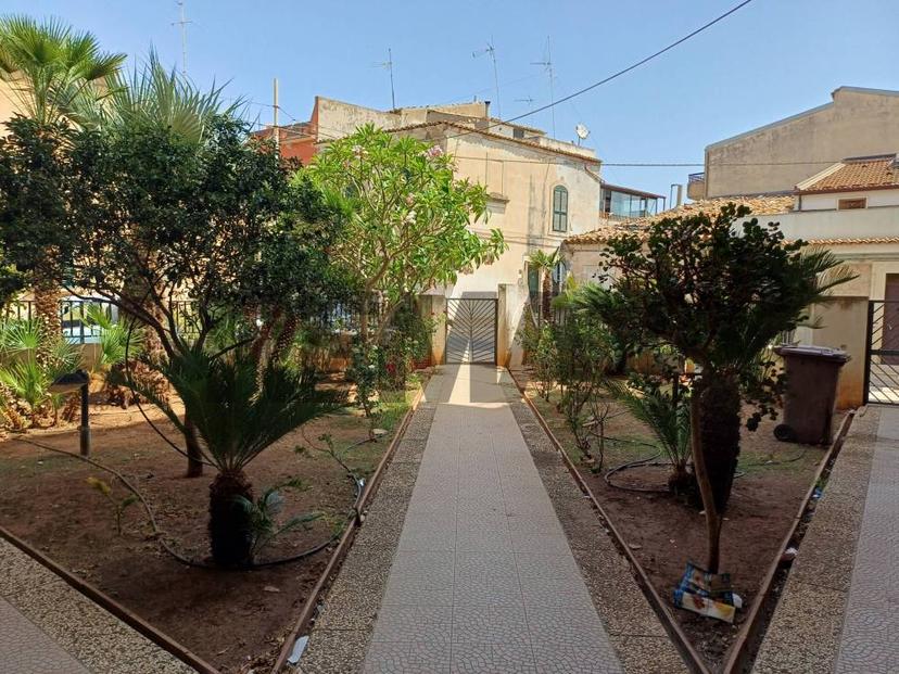 Vendita appartamento via Mazzarelli 42 Chiaramonte Gulfi (RG) — foto 4 di 9