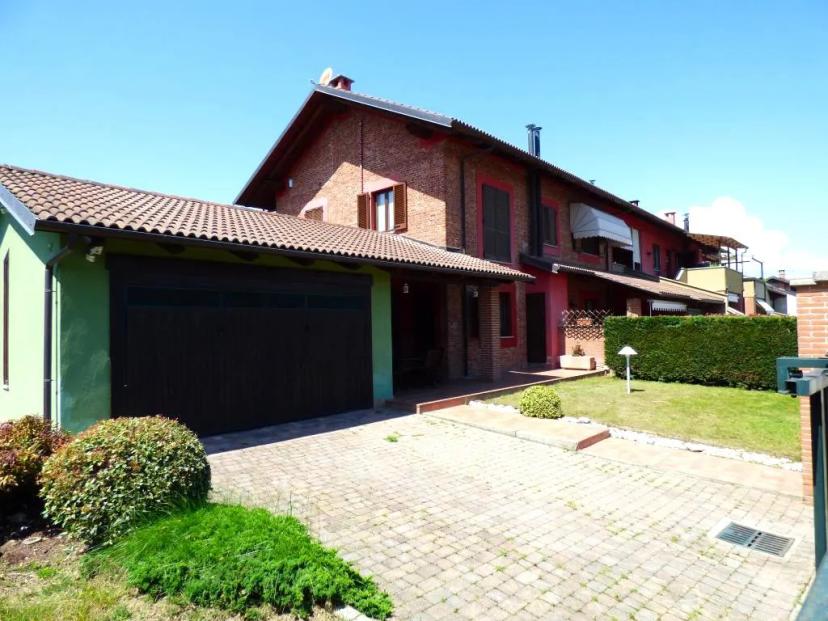 Casa indipendente in vendita, Via Volontari del Sangue 27, Cavour
