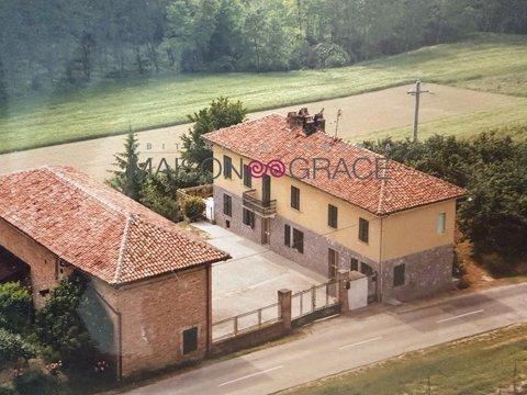 Casale/cascina in Via Maestra, 56, Coazzolo